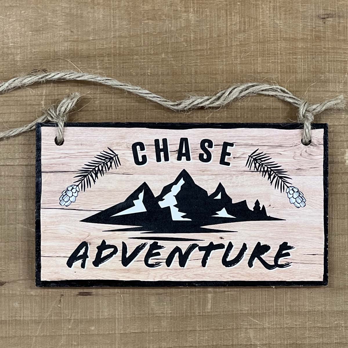Novelty hanging plaque