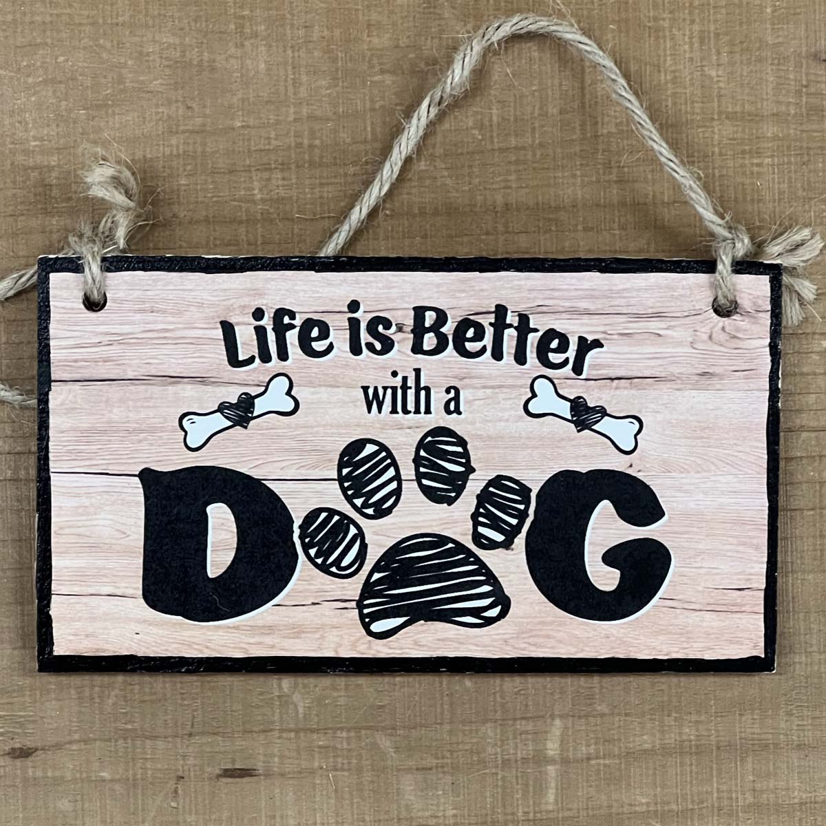 Novelty hanging plaque
