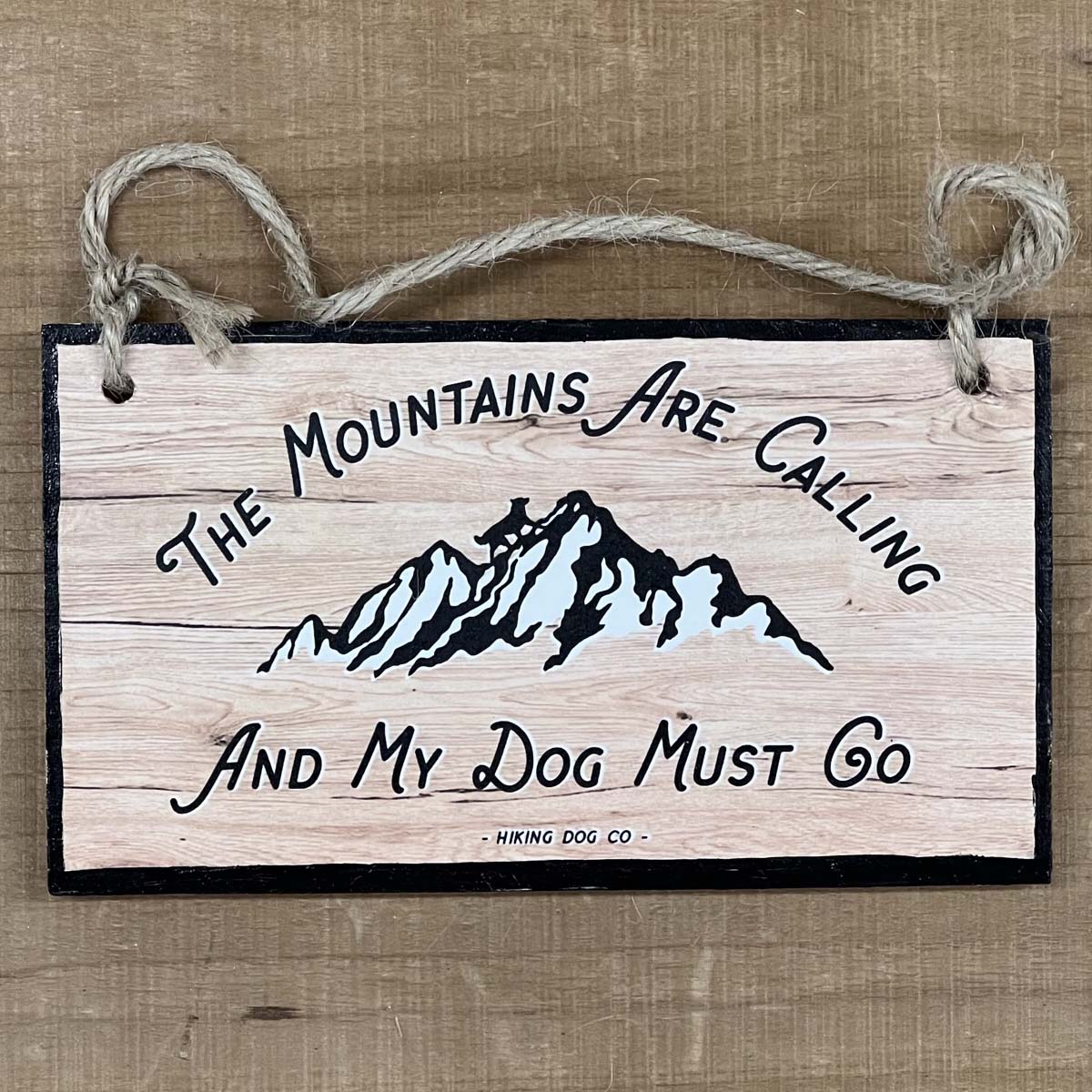 Novelty hanging plaque